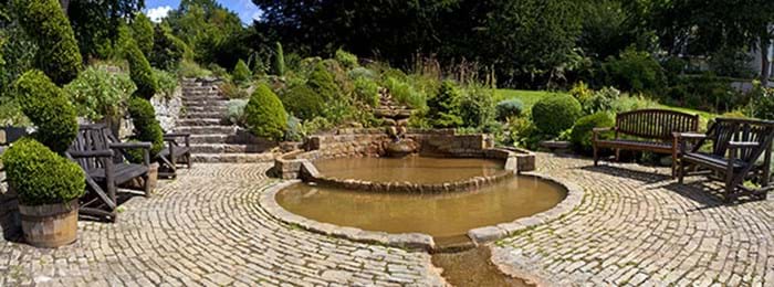 Le jardin de « Chalice Well and Source »