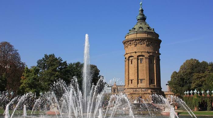 Spend a relaxing afternoon in the park in Mannheim, and enjoy a delicious ice cream