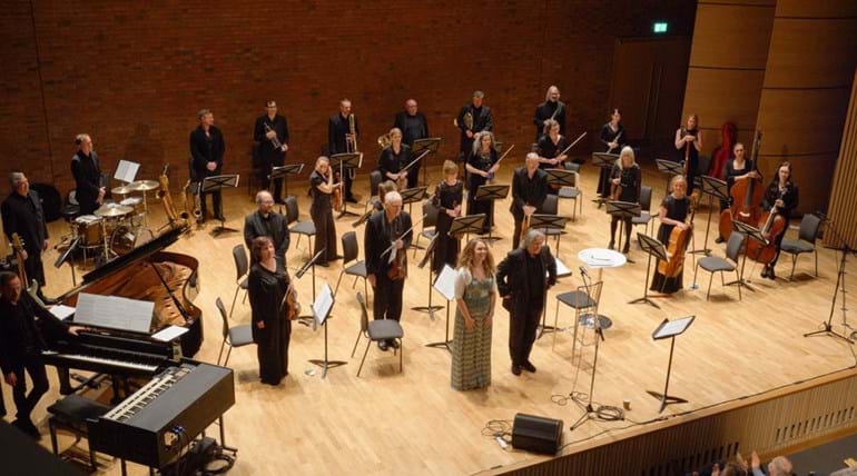 Klassiek orkest treedt op in concertzaal