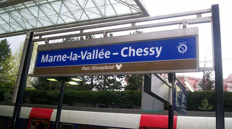 A sign on a railway platform in France