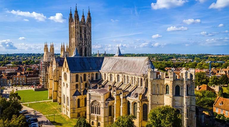 Luchtfoto van de kathedraal van Canterbury