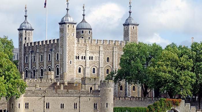 La Tour de Londres utilisée dans le passé comme résidence Royale, caserne, armurerie, prison est aujourd’hui un musée ! 