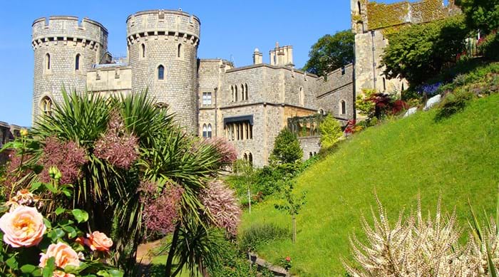 Le château de Windsor est le plus vaste et le plus ancien château inhabité au monde. 