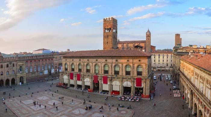 Watch films in the Piazza Maggiore square
