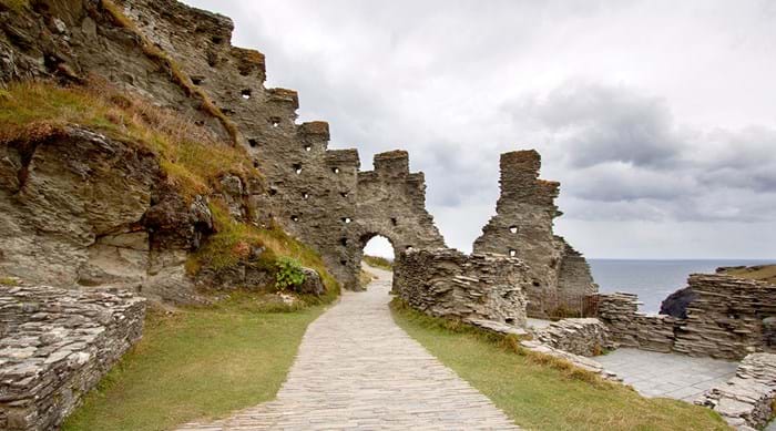 Les ruines de Tintagel dans les Cornouailles