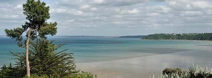 The Brittany Coastal Path takes you through the Côte d'Émeraude (the Emerald Coast).