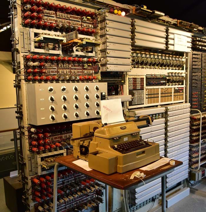 L’impressionnant « Colossus », l’un des premiers ordinateurs inventé par Alan Turing