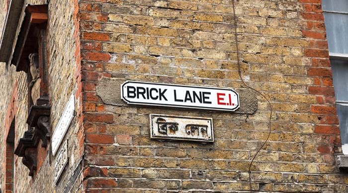 La rue Brick Lane au coeur du quartier londonien branché de Shoreditch