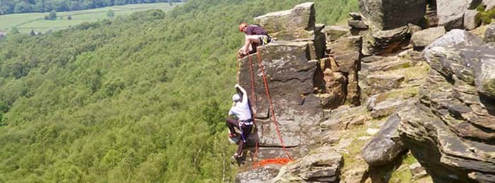 l’escalade fait partie des sports les plus pratiqués dans le Peak District