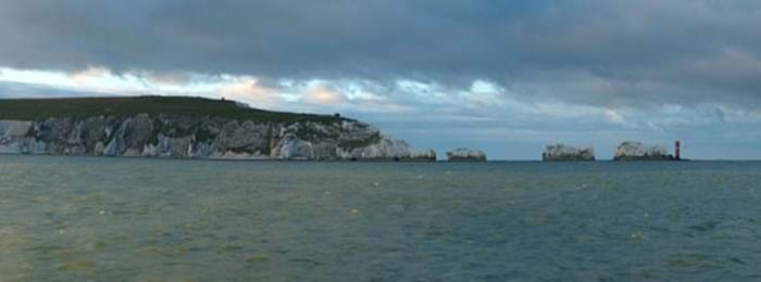 « The Needles », les trois aiguilles de craie qui s'élèvent à la pointe occidentale de l'île de Wight.